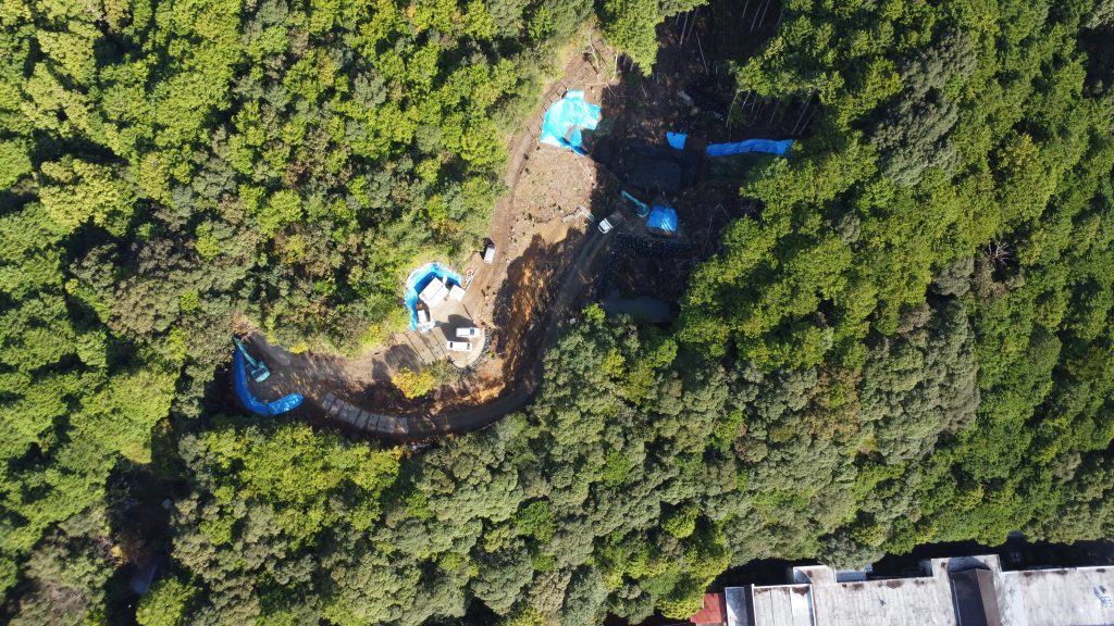 【施工中】通常砂防工事（防安・重点・ＩＣＴ簡易・週休２日・男川第３５支川・Ｒ５国補正）のサムネイル画像